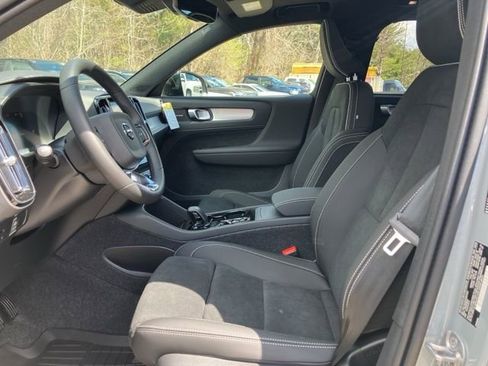 New 2026 Volvo XC40 B5 Ultra w/ Protection Package Premier AWD/4WD image 24