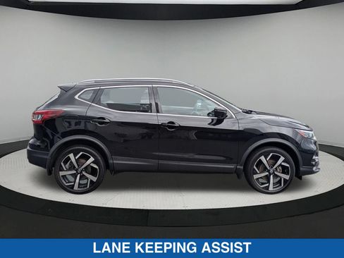 Used 2021 Nissan Rogue Sport SL w/ Premium Package AWD/4WD image 2