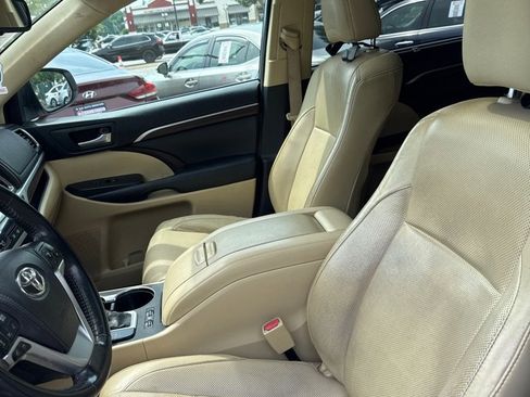 Used 2015 Toyota Highlander Limited FWD image 6