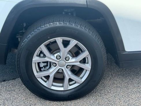Used 2021 Jeep Grand Cherokee L Limited AWD/4WD image 14