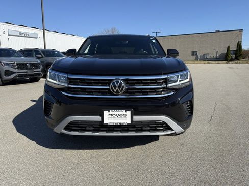 Certified 2020 Volkswagen Atlas Cross Sport SE w/ Panoramic Sunroof Package image 2