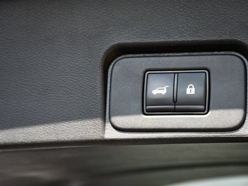 Used 2025 Nissan Rogue SV AWD/4WD image 22