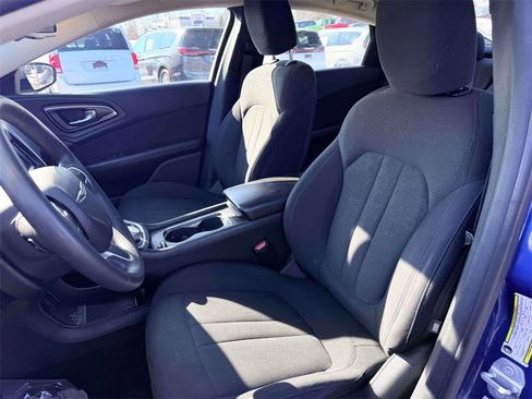 Used 2016 Chrysler 200 Limited image 11