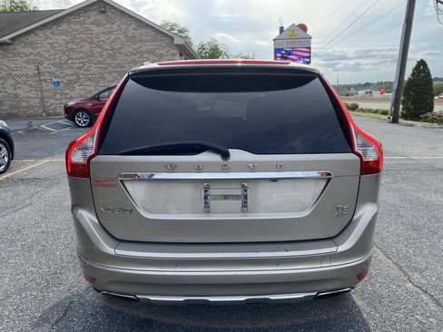 Used 2015 Volvo XC60 T6 w/ Proximity Package AWD/4WD image 6