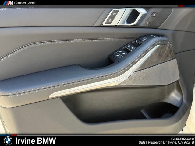 Used 2026 BMW X5 sDrive40i w/ M Sport Package RWD image 16