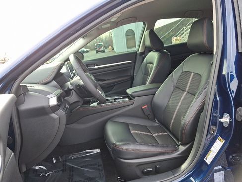 Used 2024 Nissan Altima 2.5 SR image 13