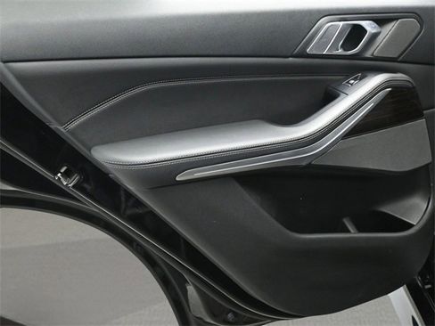 Used 2019 BMW X5 xDrive40i w/ M Sport Package image 13