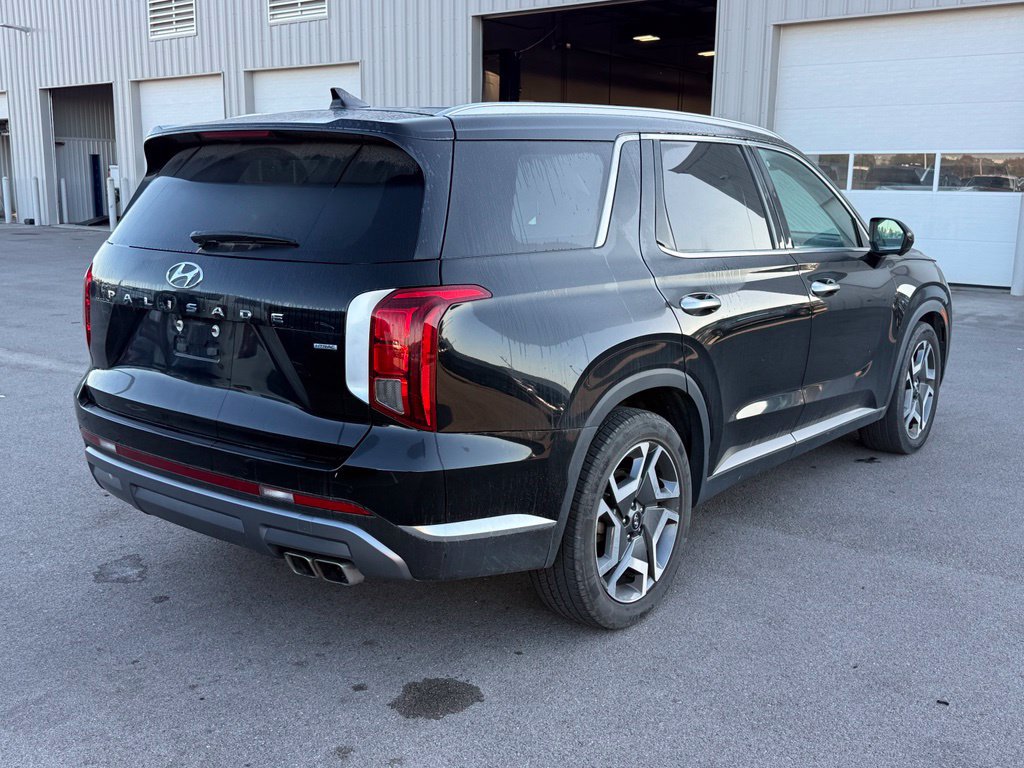 Used 2024 Hyundai Palisade Limited AWD/4WD image 17