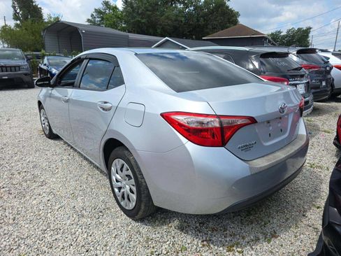 Used 2017 Toyota Corolla LE FWD image 3