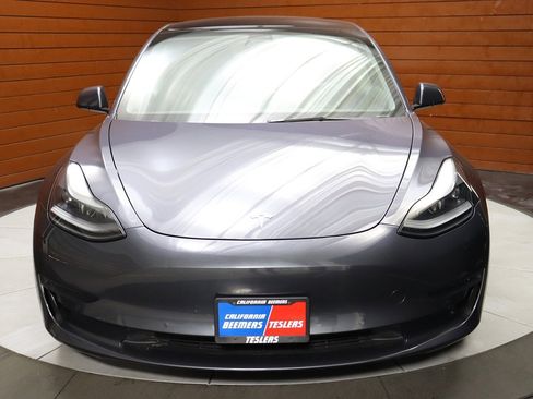 Used 2022 Tesla Model 3 image 2