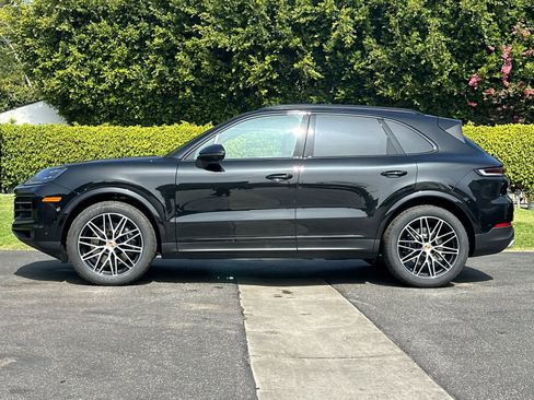 New 2026 Porsche Cayenne image 2