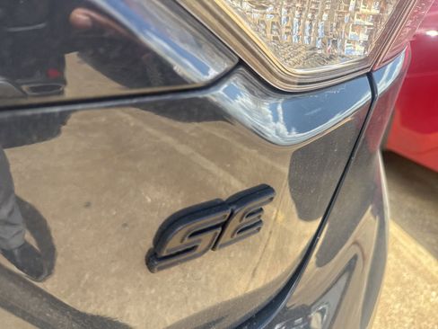 Used 2025 Toyota Corolla SE image 13