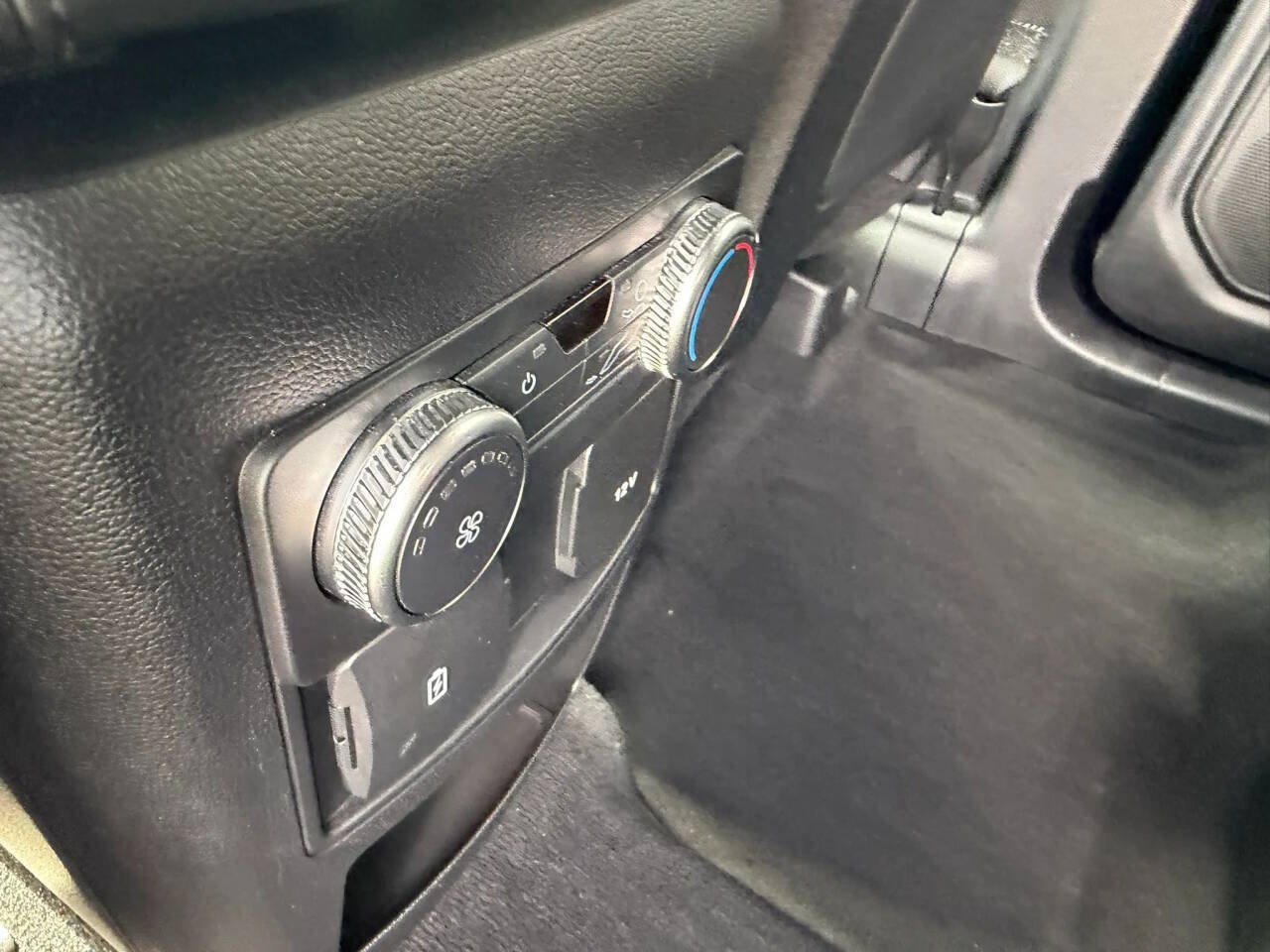Used 2020 Ford Explorer XLT RWD image 22