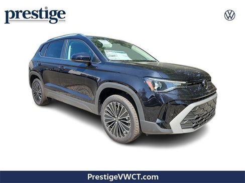 New 2025 Volkswagen Taos SE image 1