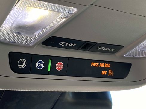 Used 2021 Chevrolet Malibu LT FWD image 19