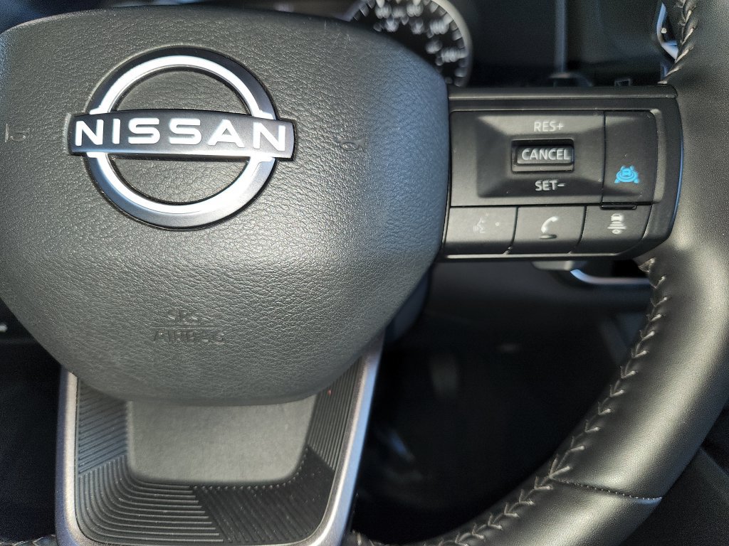 Used 2025 Nissan Rogue SV FWD image 25
