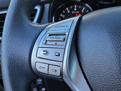 Used 2015 Nissan Rogue SV w/ SV Premium Package image 24