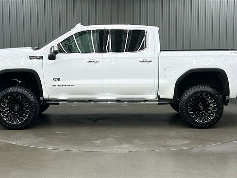 Used 2023 GMC Sierra 1500 SLT image 2