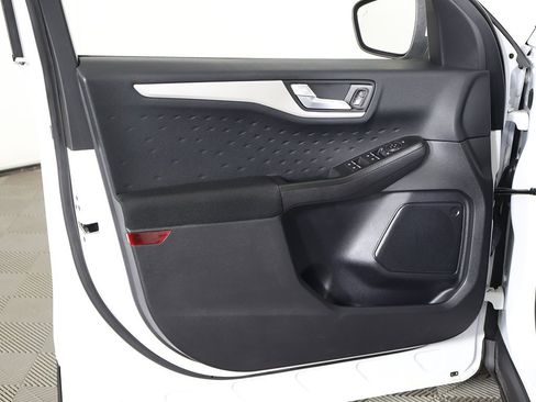 Used 2020 Ford Escape SE image 20