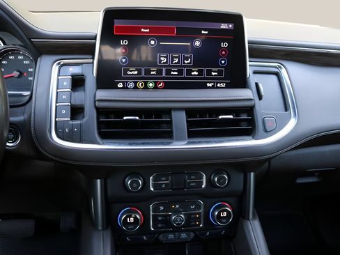 Used 2021 Chevrolet Suburban Z71 w/ Luxury Package AWD/4WD image 26