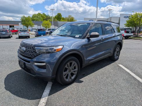 Certified 2021 Ford Explorer XLT w/ Equipment Group 202A AWD/4WD image 7