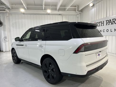 Used 2025 Lincoln Navigator Black Label image 3