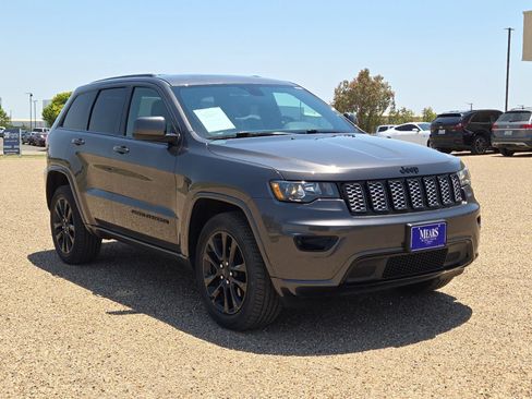 Used 2019 Jeep Grand Cherokee Altitude AWD/4WD image 7