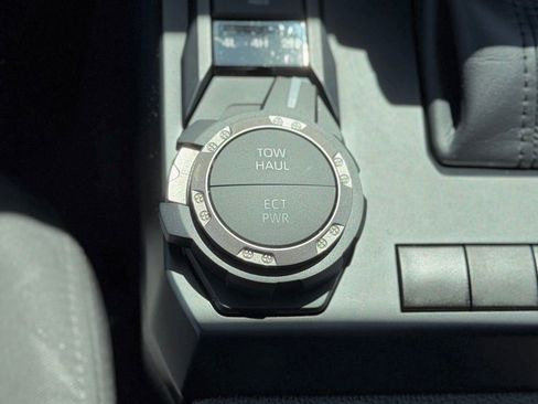 Certified 2024 Toyota Tacoma SR5 AWD/4WD image 17