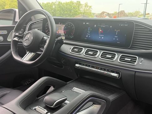 Used 2026 Mercedes-Benz GLS 450 4MATIC image 28