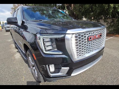 Used 2021 GMC Yukon XL Denali AWD/4WD image 15