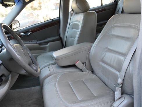 Used 2003 Cadillac De Ville w/ Comfort & Convenience Package image 21