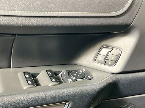 Used 2024 Ford Expedition XLT AWD/4WD image 16