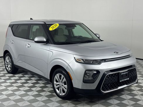 Used 2020 Kia Soul LX image 3