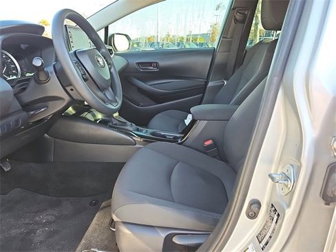 Used 2022 Toyota Corolla LE image 15