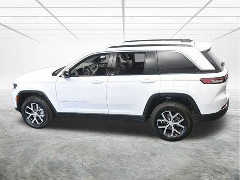 Used 2025 Jeep Grand Cherokee Limited image 48