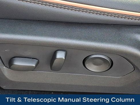 Used 2025 GMC Canyon AT4 w/ Technology Plus Package image 21