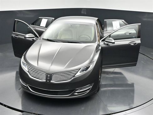 Used 2016 Lincoln MKZ AWD image 28
