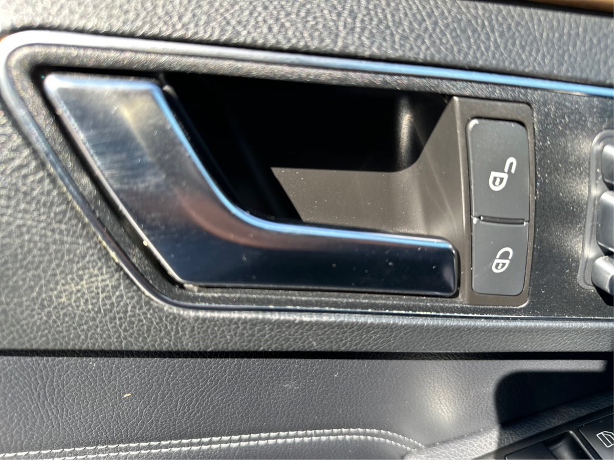 Used 2014 Mercedes-Benz E 350 4MATIC Sedan w/ Premium 1 Package image 11
