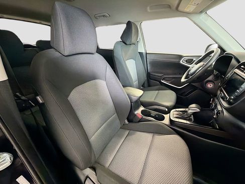 Used 2022 Kia Soul LX image 26