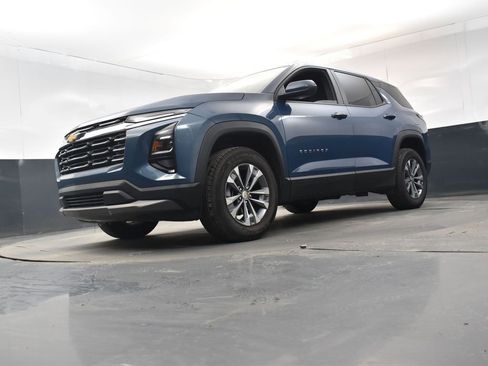 Used 2025 Chevrolet Equinox LT image 24