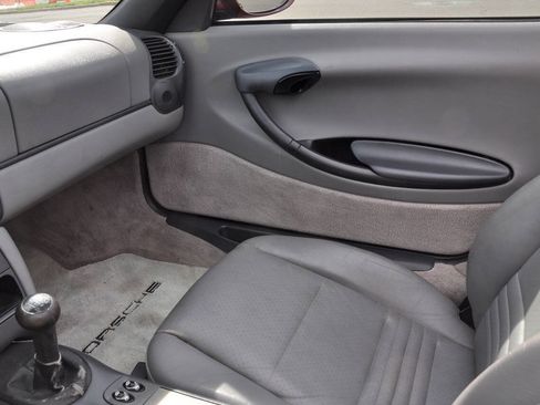Used 1997 Porsche Boxster RWD image 26