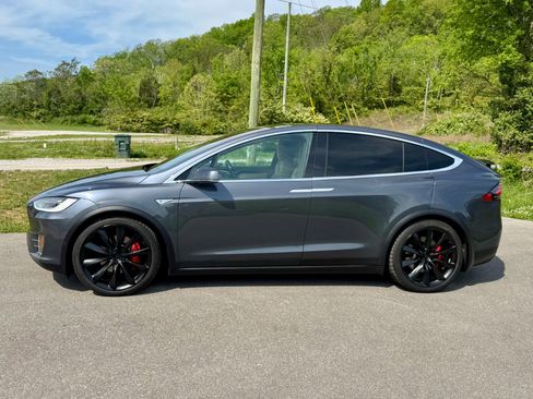 Used 2016 Tesla Model X Performance image 13