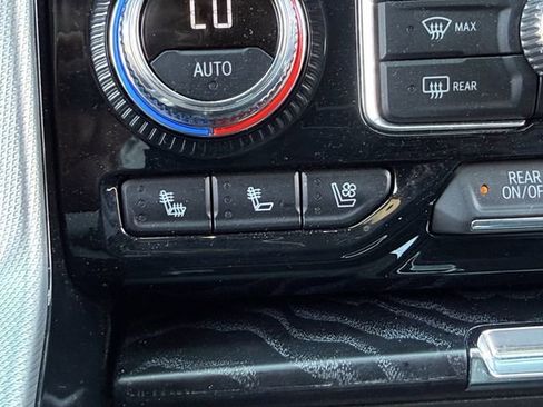 Used 2024 GMC Yukon XL Denali RWD image 22