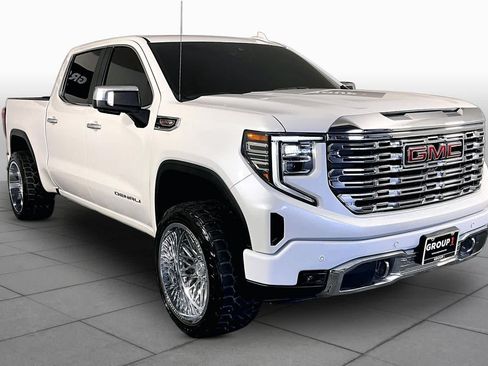 Used 2023 GMC Sierra 1500 Denali AWD/4WD image 3