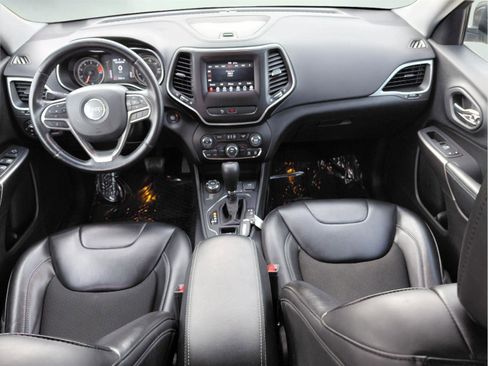 Used 2020 Jeep Cherokee Latitude Plus w/ Cold Weather Group image 40