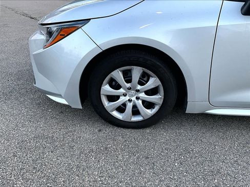 Used 2023 Toyota Corolla LE image 4