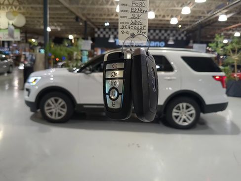 Used 2018 Ford Explorer XLT w/ Equipment Group 201A AWD/4WD image 4