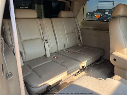 Used 2010 Cadillac Escalade Premium AWD/4WD image 19