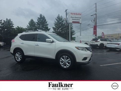 Used 2016 Nissan Rogue SV w/ SV Premium Package AWD/4WD image 1