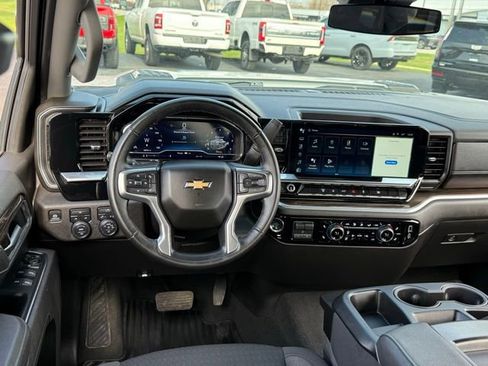 Used 2025 Chevrolet Silverado 2500 LT w/ Convenience Package AWD/4WD image 7